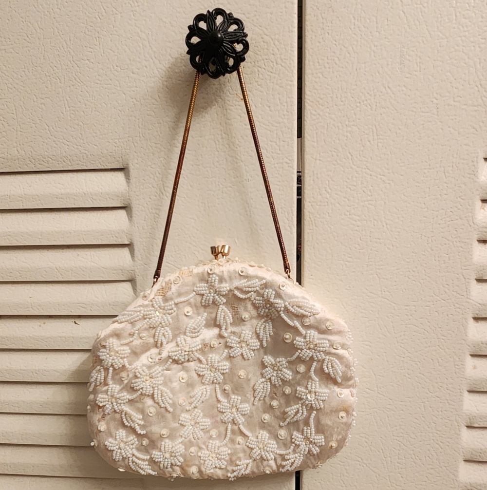 Elegant Cream Beaded Clutch